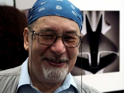 [не] случайно попал в объектив чьей-то камеры )