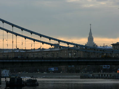 Мы шагаем по Москве