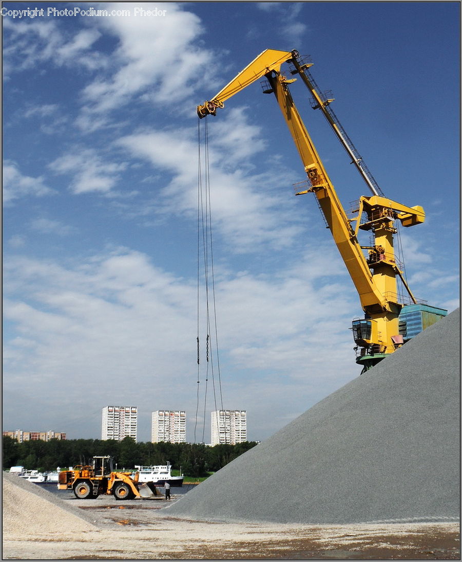 Constriction Crane, Construction