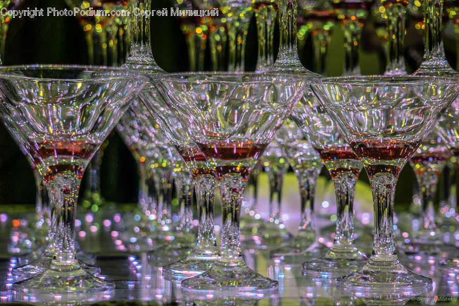 Beverage, Glass, Wine, Wine Glass, Goblet, Outdoors, Lighting