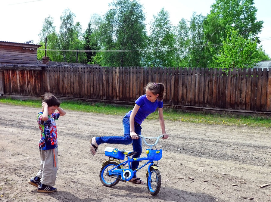 People, Person, Human, Tricycle, Vehicle, Bicycle, Bike