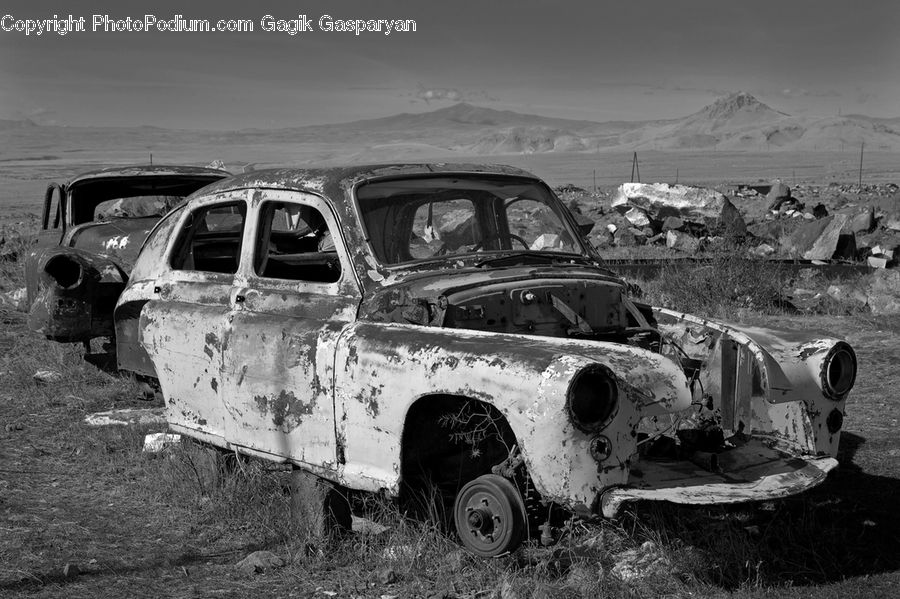 Tire, Landing, Automobile, Car, Sedan, Vehicle, Rust