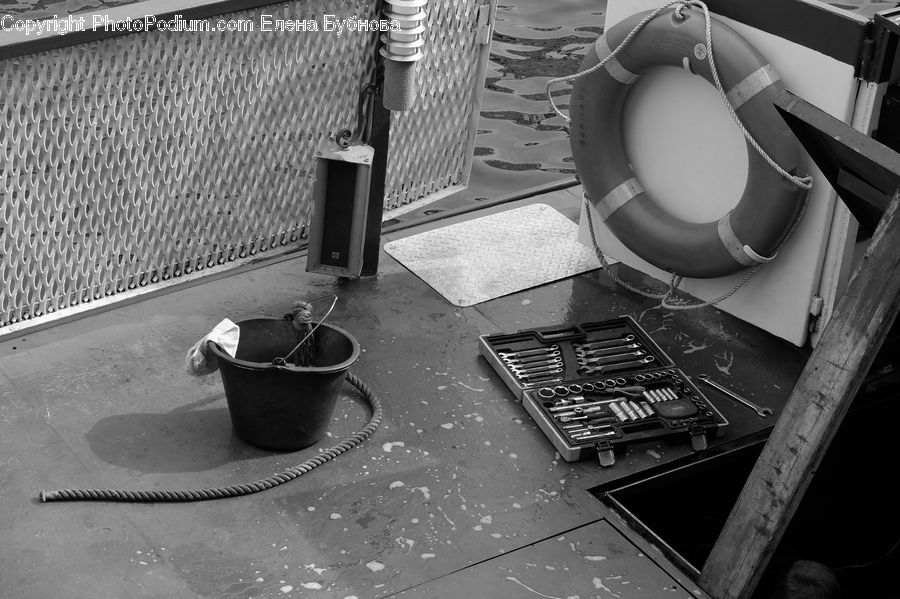 Bucket, Console
