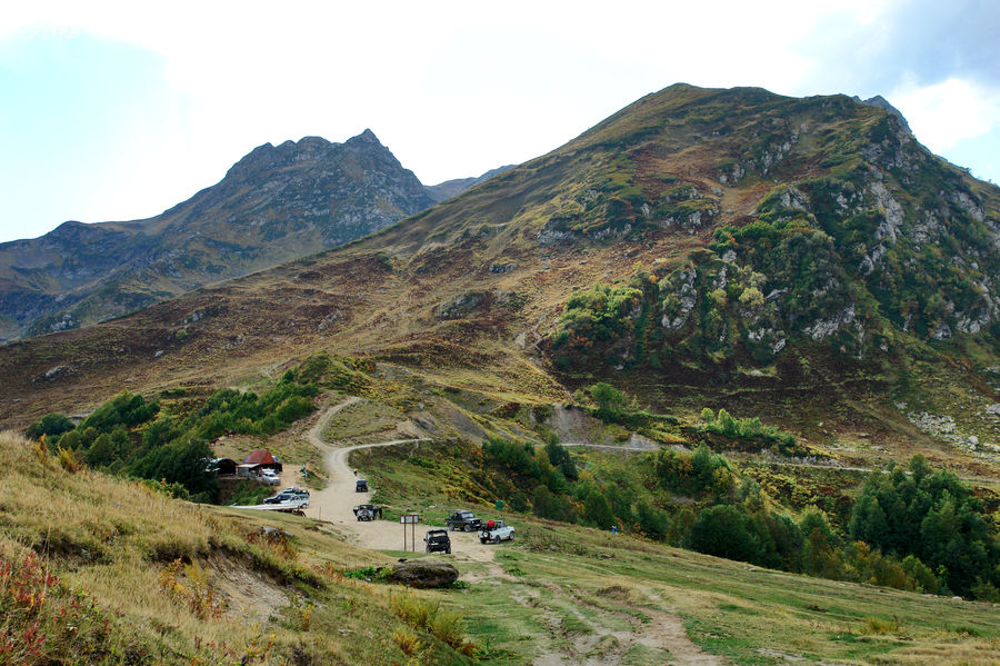 Crest, Mountain, Outdoors, Peak, Plant, Vegetation, Countryside