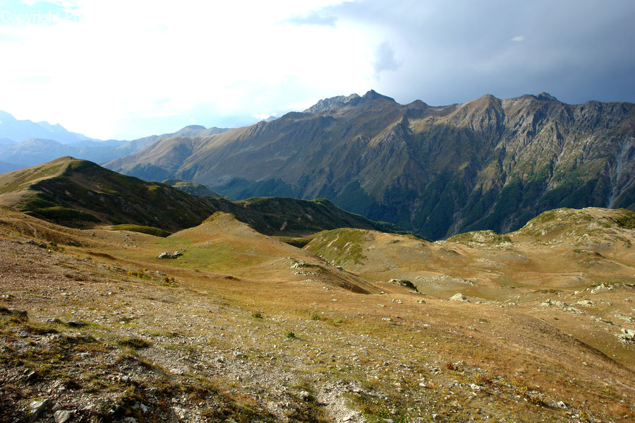 Crest, Mountain, Outdoors, Peak, Field, Grass, Grassland