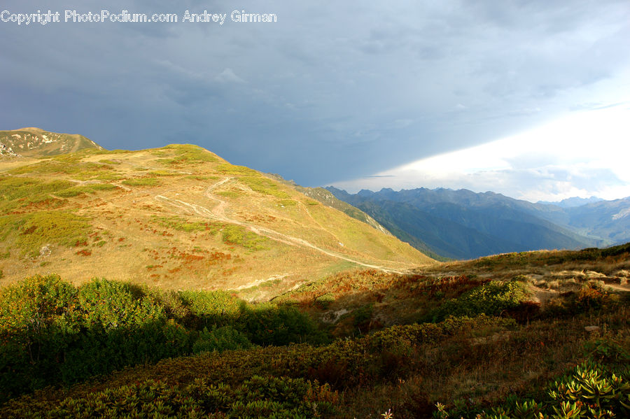 Crest, Mountain, Outdoors, Peak, Field, Grass, Grassland