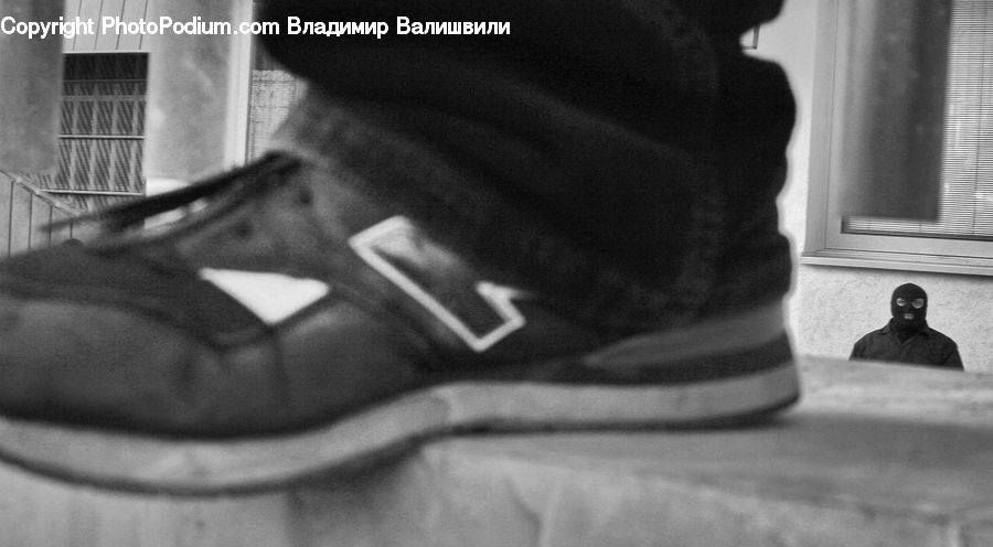 Footwear, Shoe, Back, Art, Sculpture, Statue, Asphalt