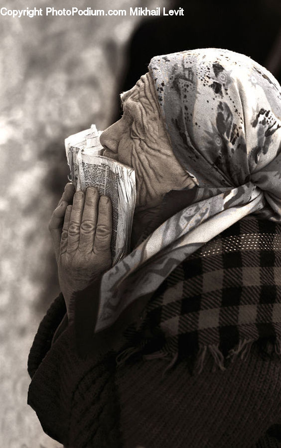 People, Person, Human, Blanket, Home Decor, Quilt, Towel