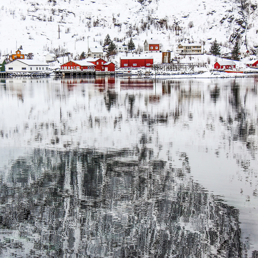 Ice, Outdoors, Snow, Water, Building