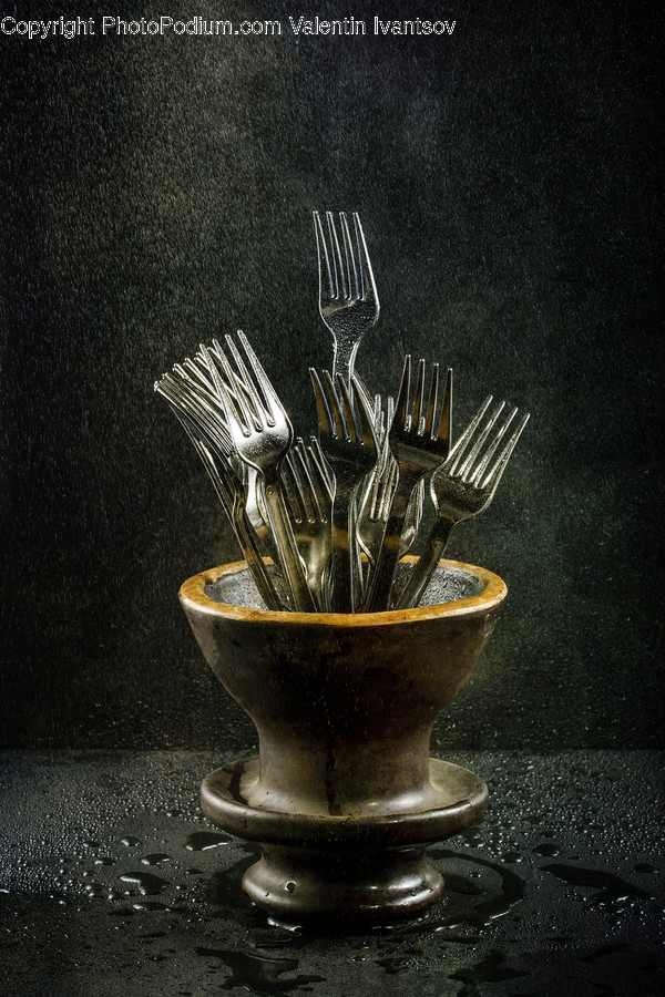 Cutlery, Emblem, Pottery, Saucer, Furniture