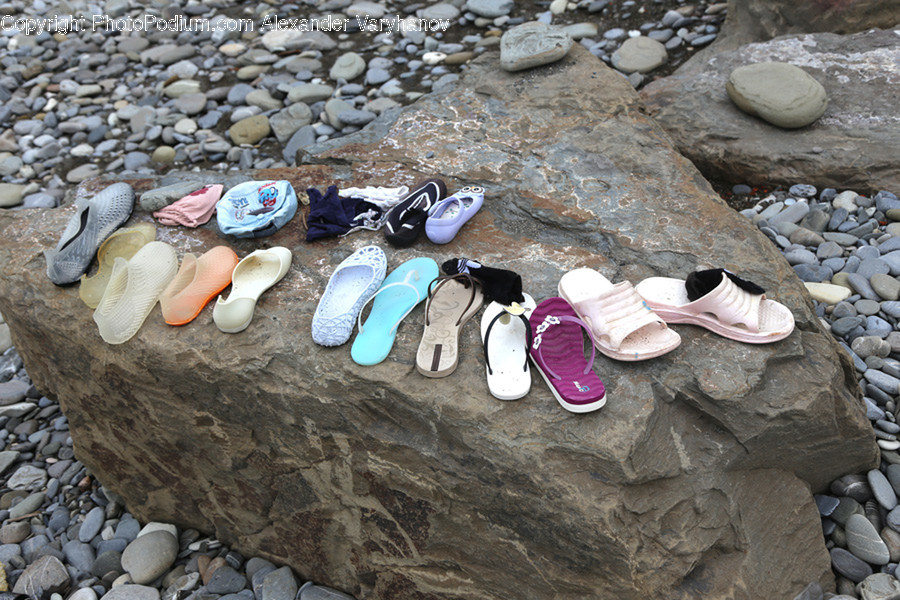 Clothing, Footwear, Shoe, Rock, Bowl
