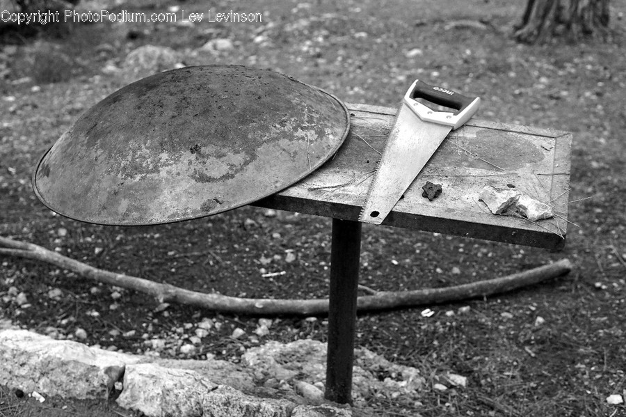 Rust, Ground