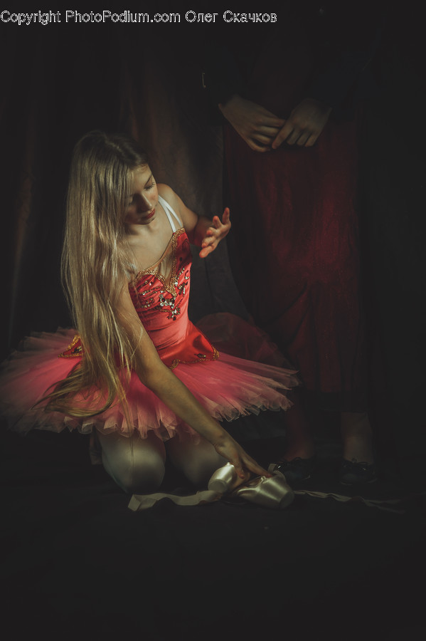 Leisure Activities, Dance Pose, Person, Performer, Human