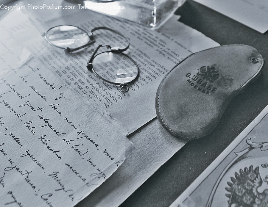 Text, Wristwatch, Accessories, Accessory, Glasses