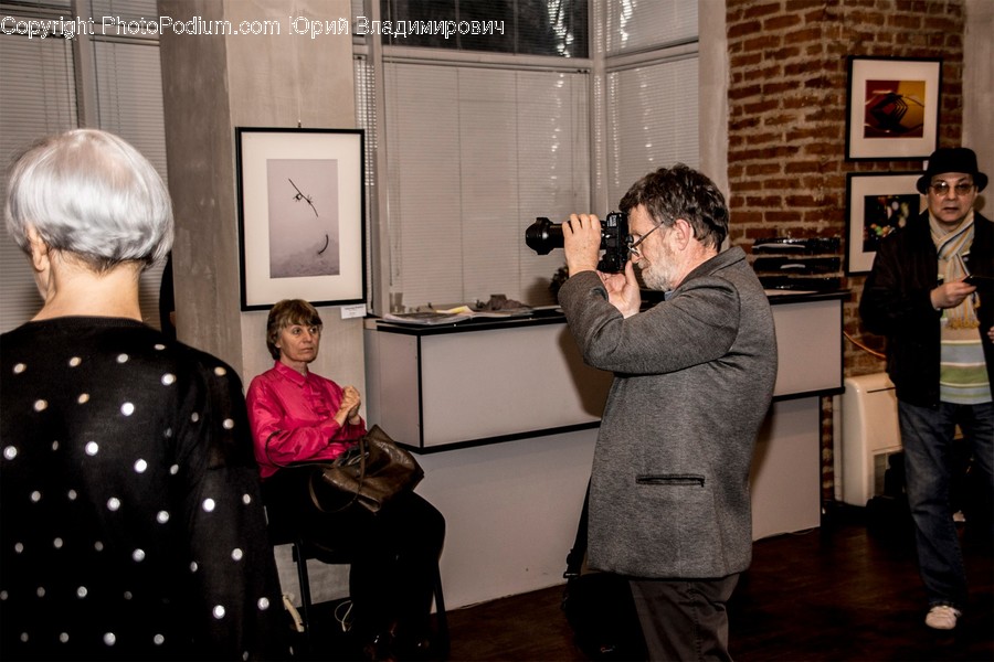 Human, Person, Photographer, Apparel, Clothing