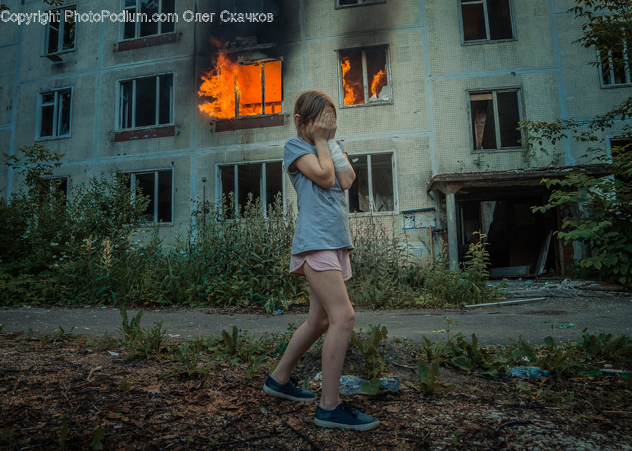 Shorts, Clothing, Apparel, Human, Person