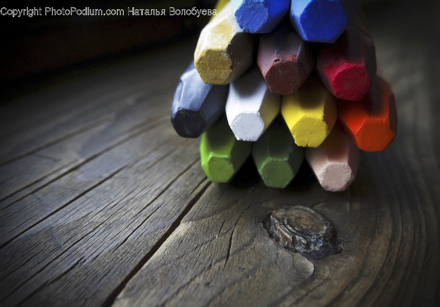 Wood, Crayon