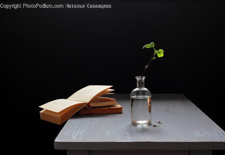 Tabletop, Furniture, Table, Glass, Desk