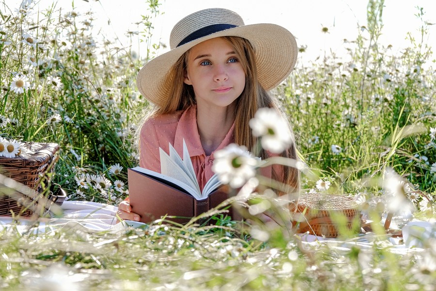 Clothing, Apparel, Hat, Sun Hat, Human