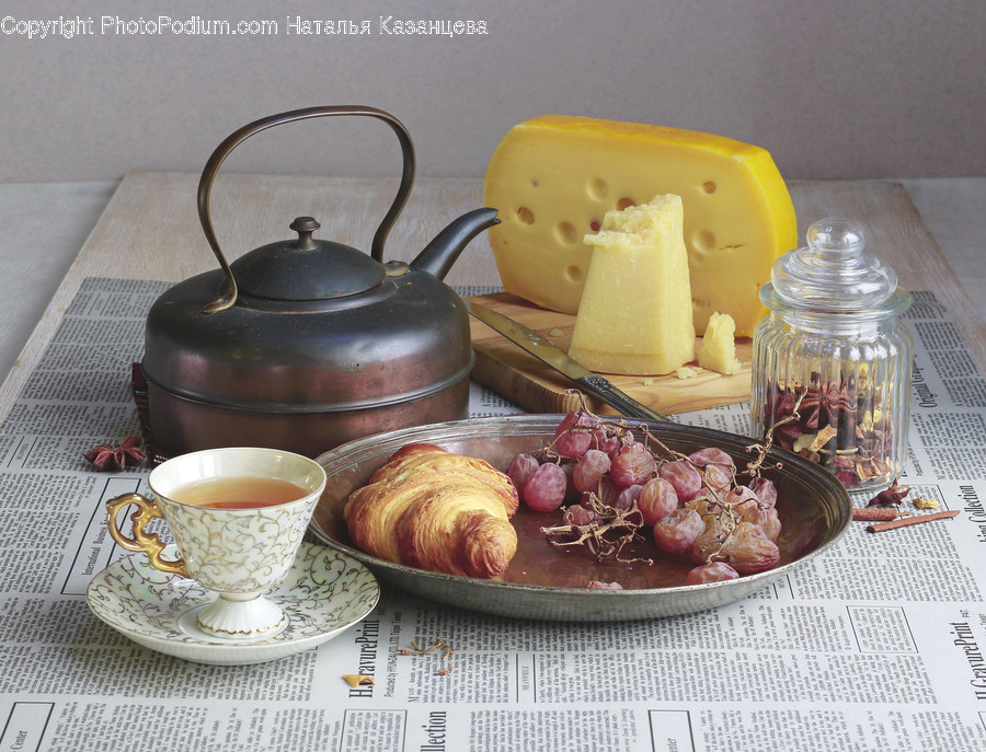 Saucer, Pottery, Food, Plant, Dish