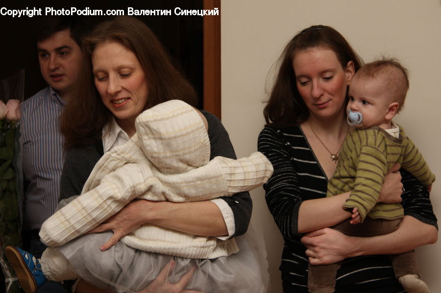 People, Person, Human, Couch, Furniture, Baby, Child