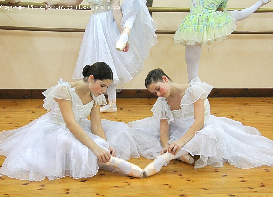 Dance Pose, Leisure Activities, Person, Human, Clothing