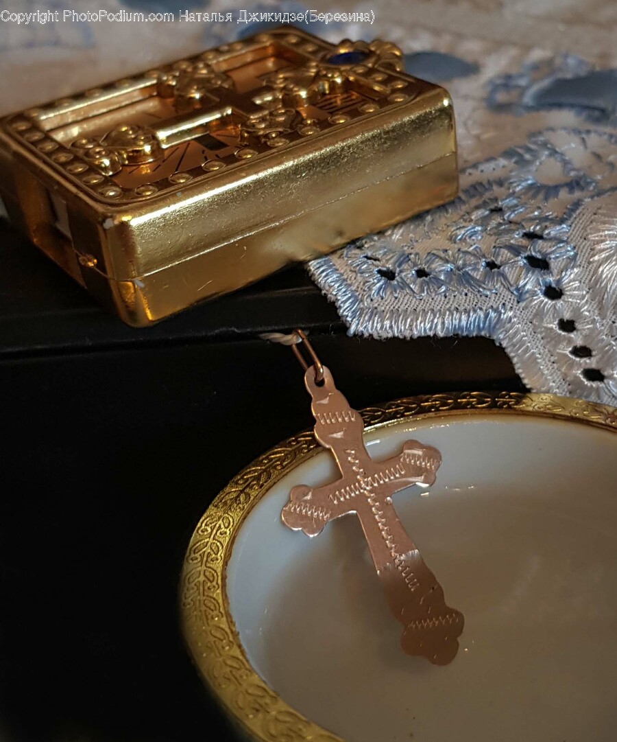 Gold, Leisure Activities, Crystal, Finger