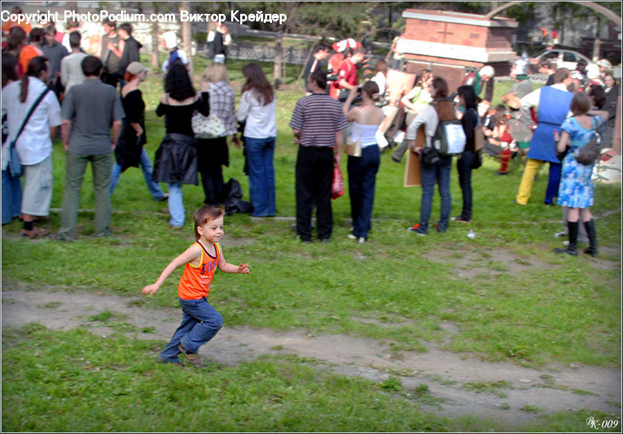 People, Person, Human, Leisure Activities, Walking, Crowd, Outdoors