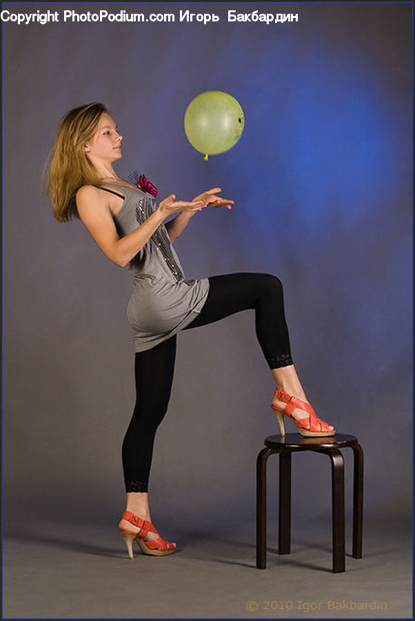 People, Person, Human, Heel, Juggling, Performer, Footwear