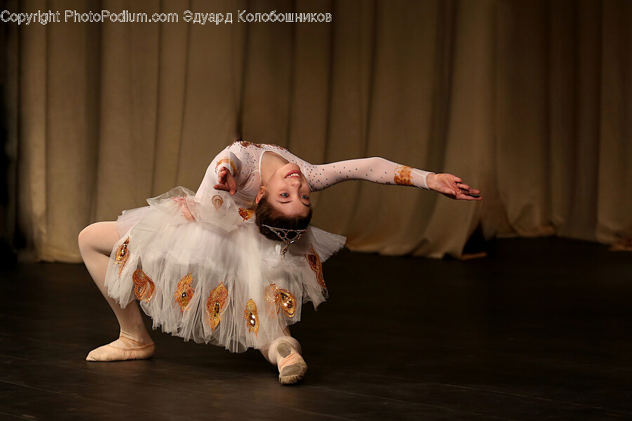 Dancing, Leisure Activities, Person, Performer, Solo Performance