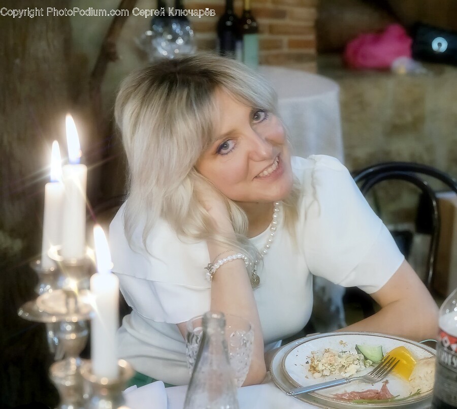 Indoors, Restaurant, Cutlery, Fork, Dining Table