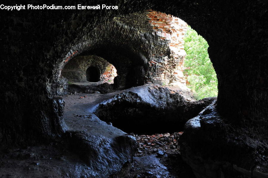 Cave, Hole