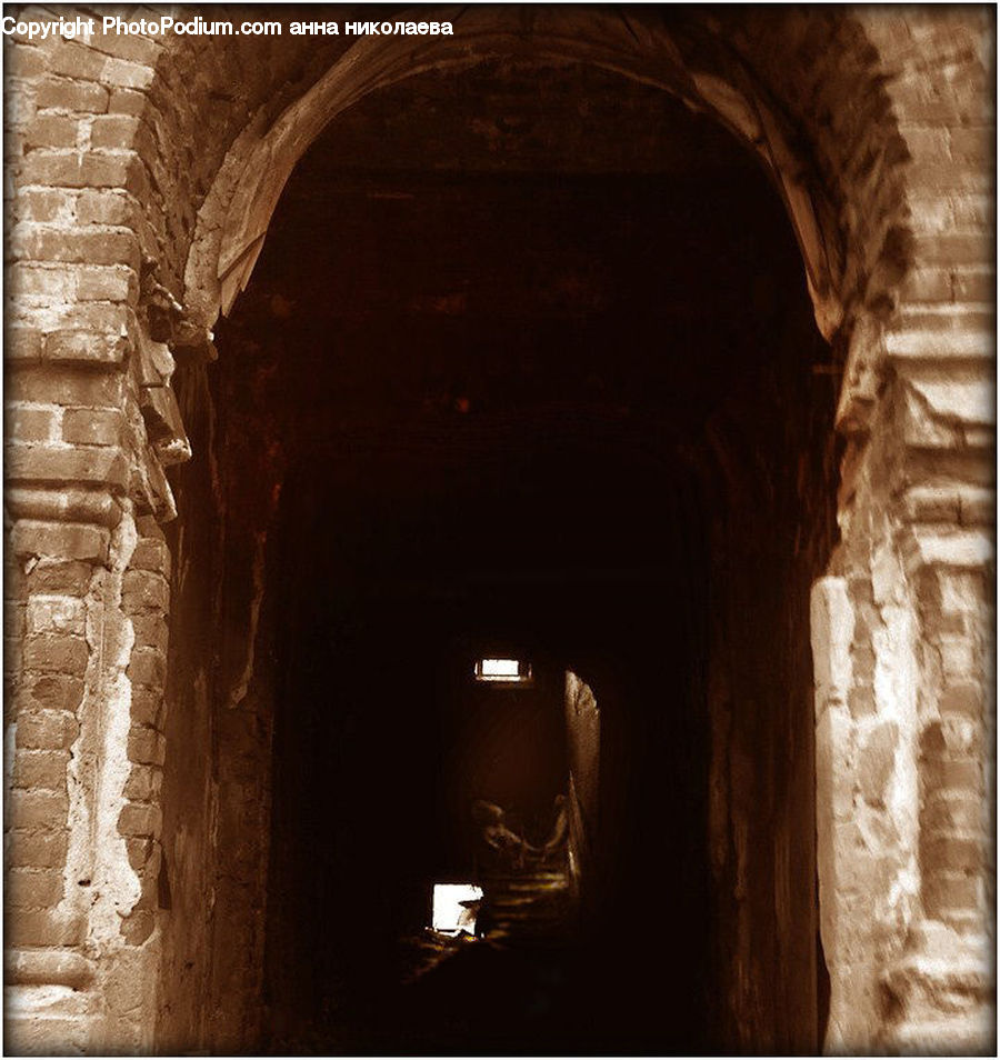 Arch, Crypt