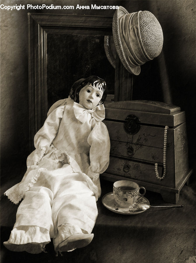 People, Person, Human, Costume, Bonnet, Hat, Bust