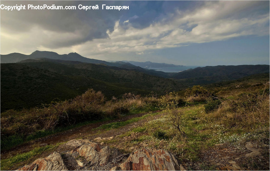 Crest, Mountain, Outdoors, Peak, Field, Grass, Grassland