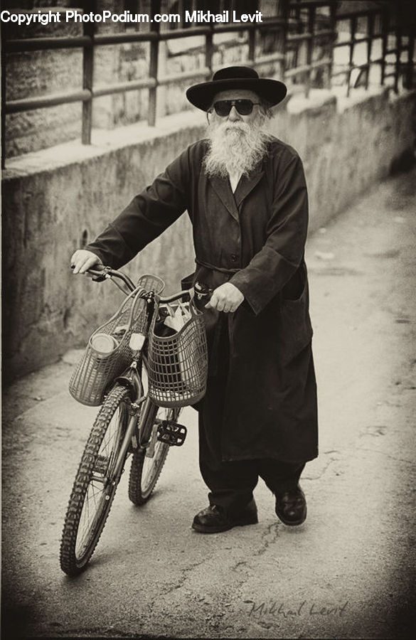 People, Person, Human, Bicycle, Bike, Cyclist, Performer