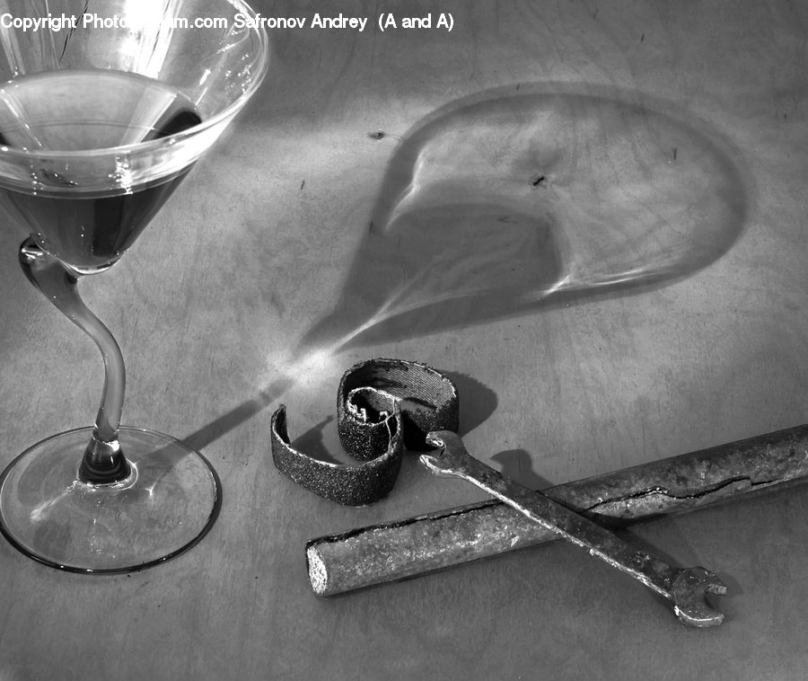 Cutlery, Spoon, Beverage, Drink, Amphibian, Wildlife, Footwear