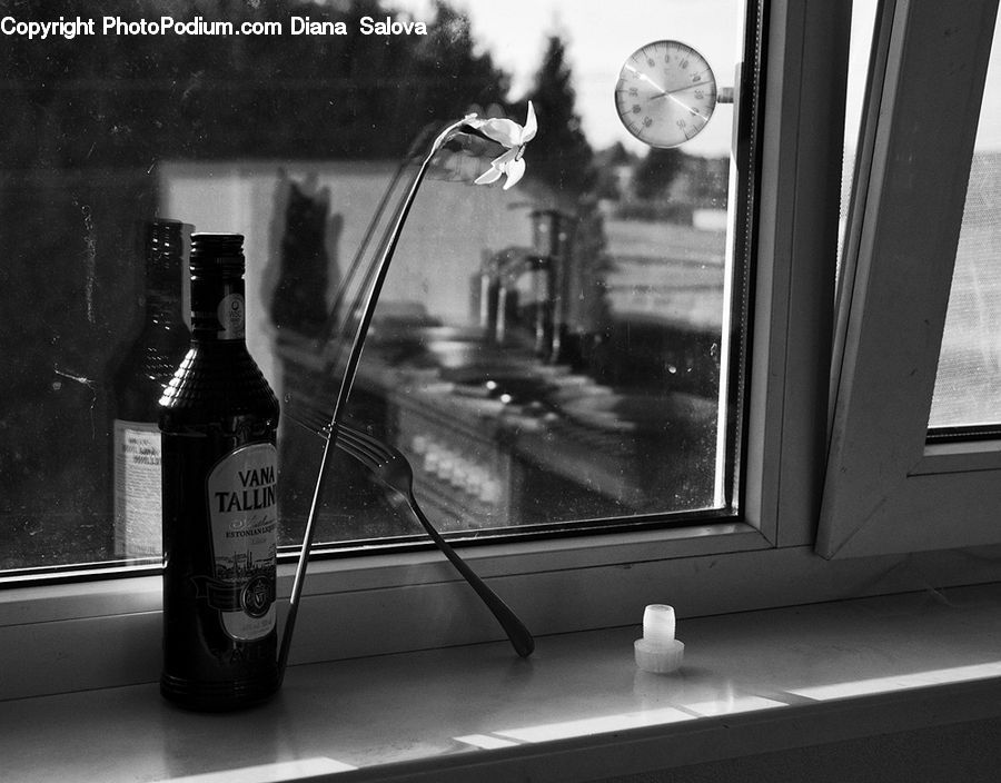 Analog Clock, Clock, Alcohol, Beverage, Liquor, Column, Pillar