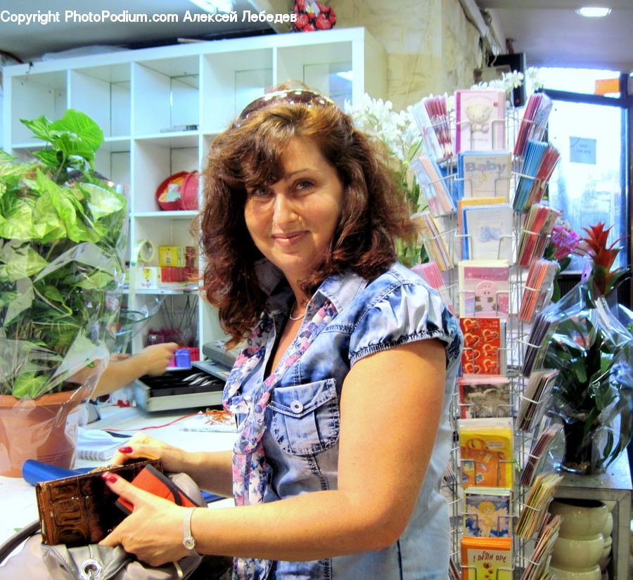 People, Person, Human, Plant, Potted Plant, Herbs, Mint