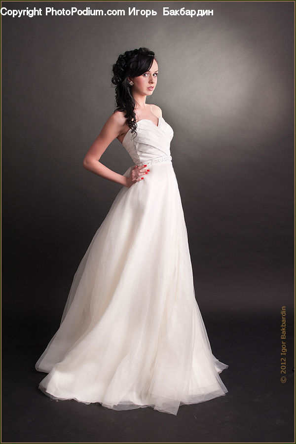 People, Person, Human, Evening Dress, Gown, Clothing, Dress