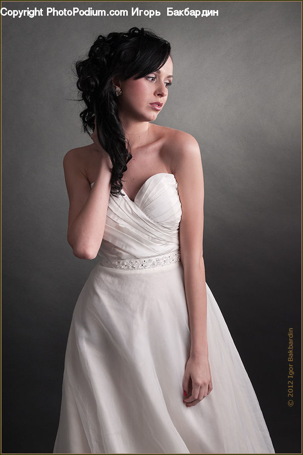 People, Person, Human, Evening Dress, Gown, Clothing, Dress