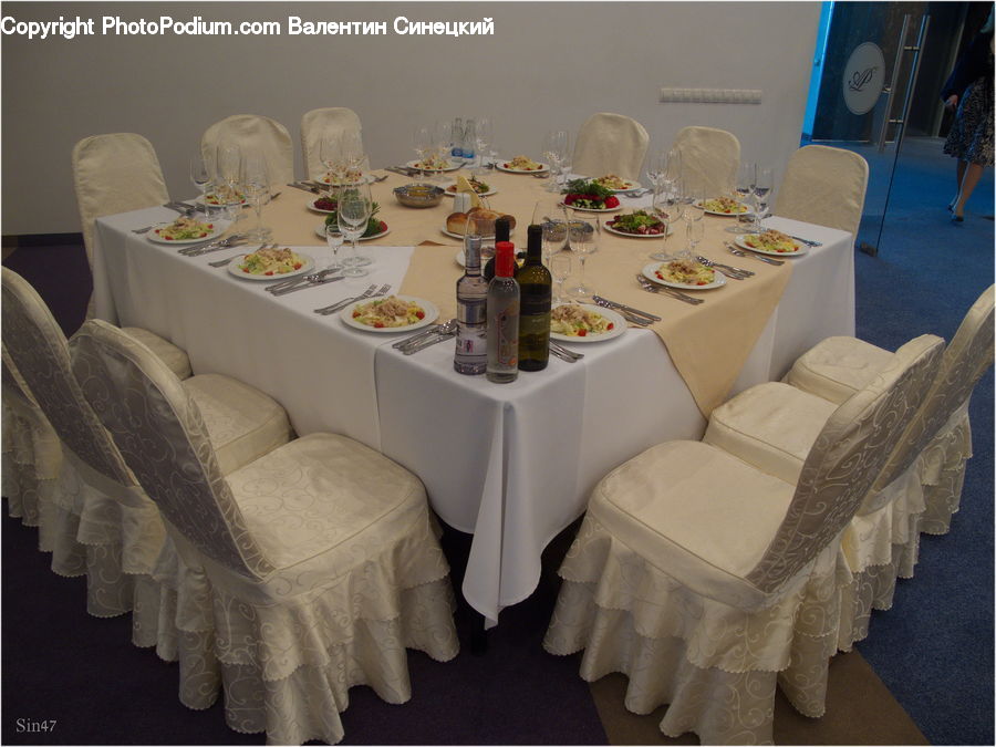 Home Decor, Linen, Tablecloth, Dining Room, Indoors, Room, Dining Table