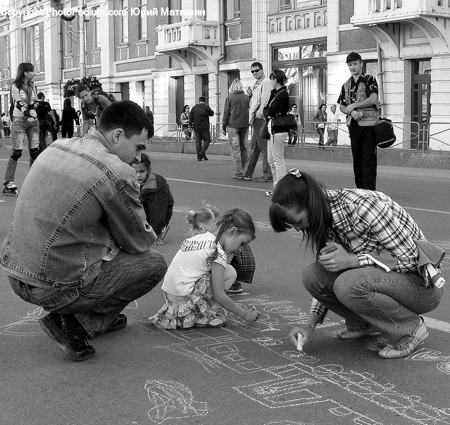 People, Person, Human, Performer, Crowd, Tourist, Intersection