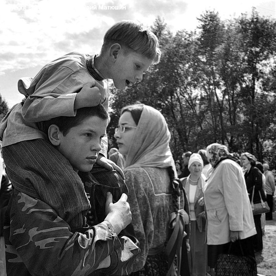 People, Person, Human, Crowd, Backpack, Bag, Leisure Activities