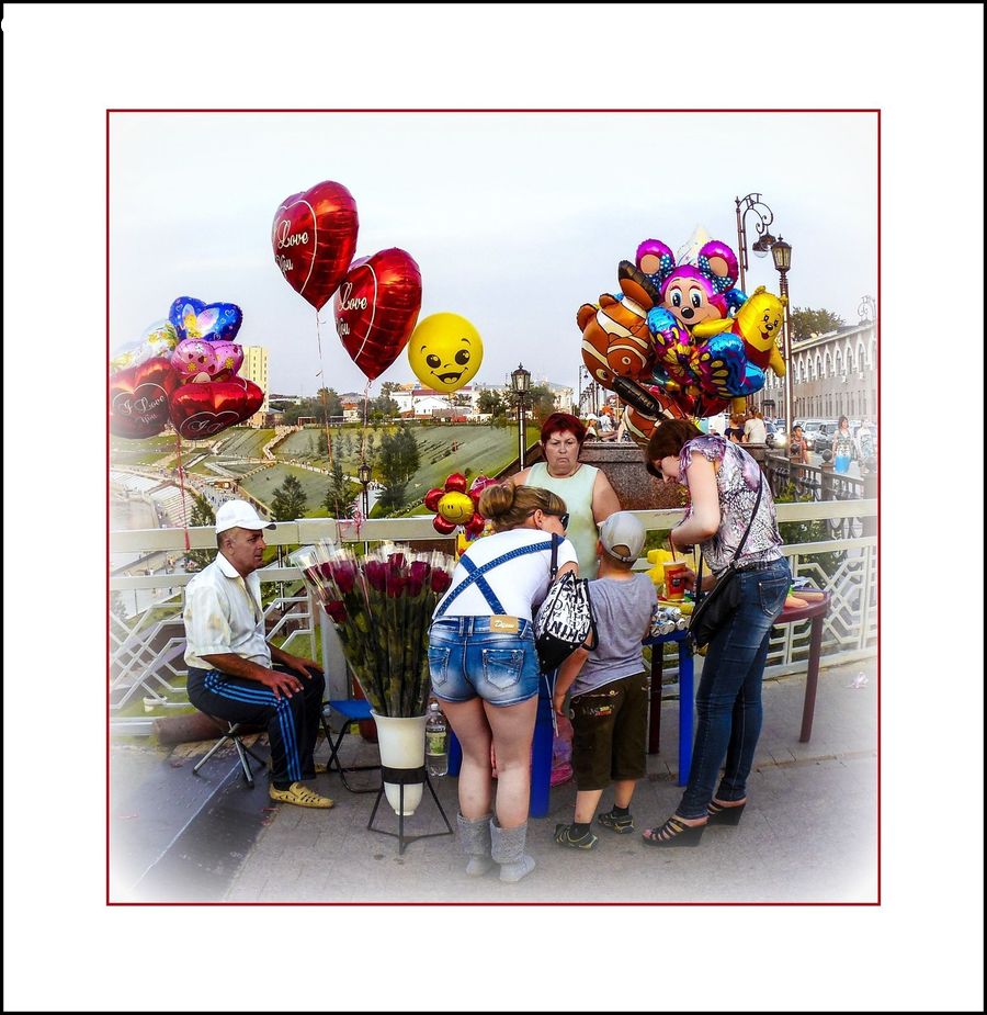 People, Person, Human, Ball, Balloon, Clown, Performer