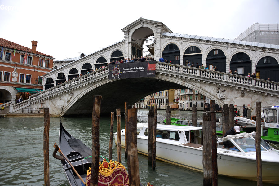 Boat, Watercraft, Gondola, Canal, Outdoors, River, Water