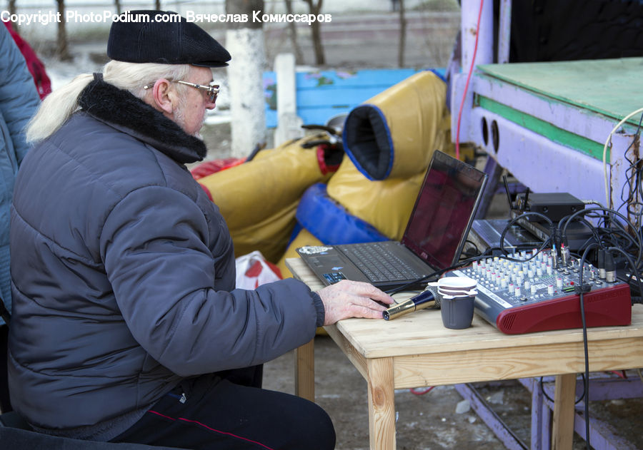People, Person, Human, Computer, Electronics, LCD Screen, Laptop