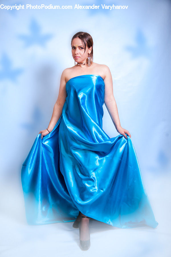 People, Person, Human, Evening Dress, Gown, Clothing, Dress
