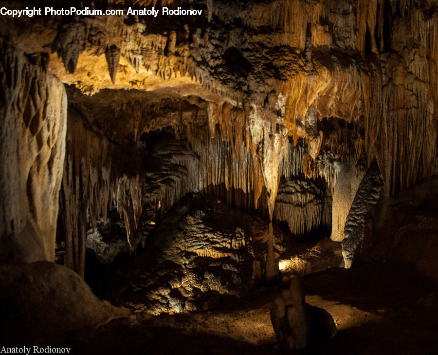 Cave, Tomb