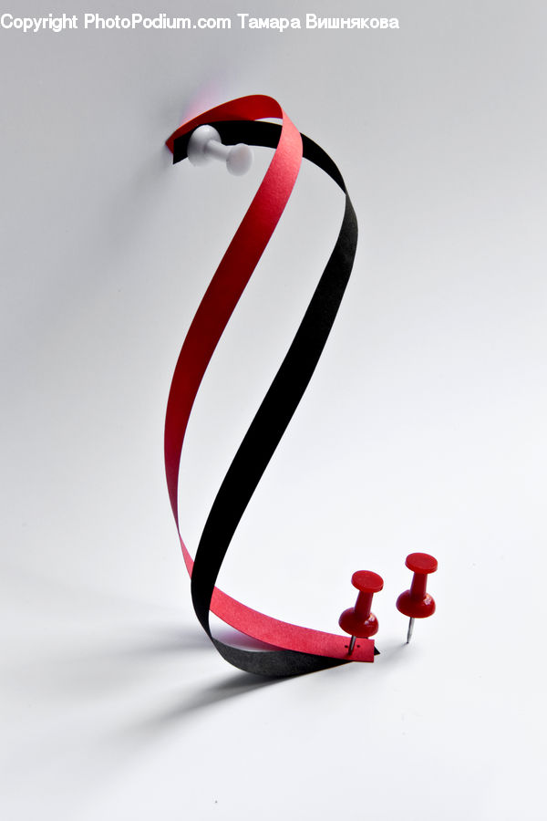 Heel, Alcohol, Beverage, Wine, Footwear, Shoe, Glasses